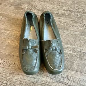 NWOT Vitaform Olive Green Leather Loafters